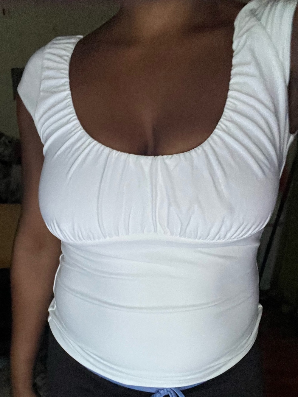 Aritzia Women’s Scoop Neck White Stretch Top - Picture 3 of 3